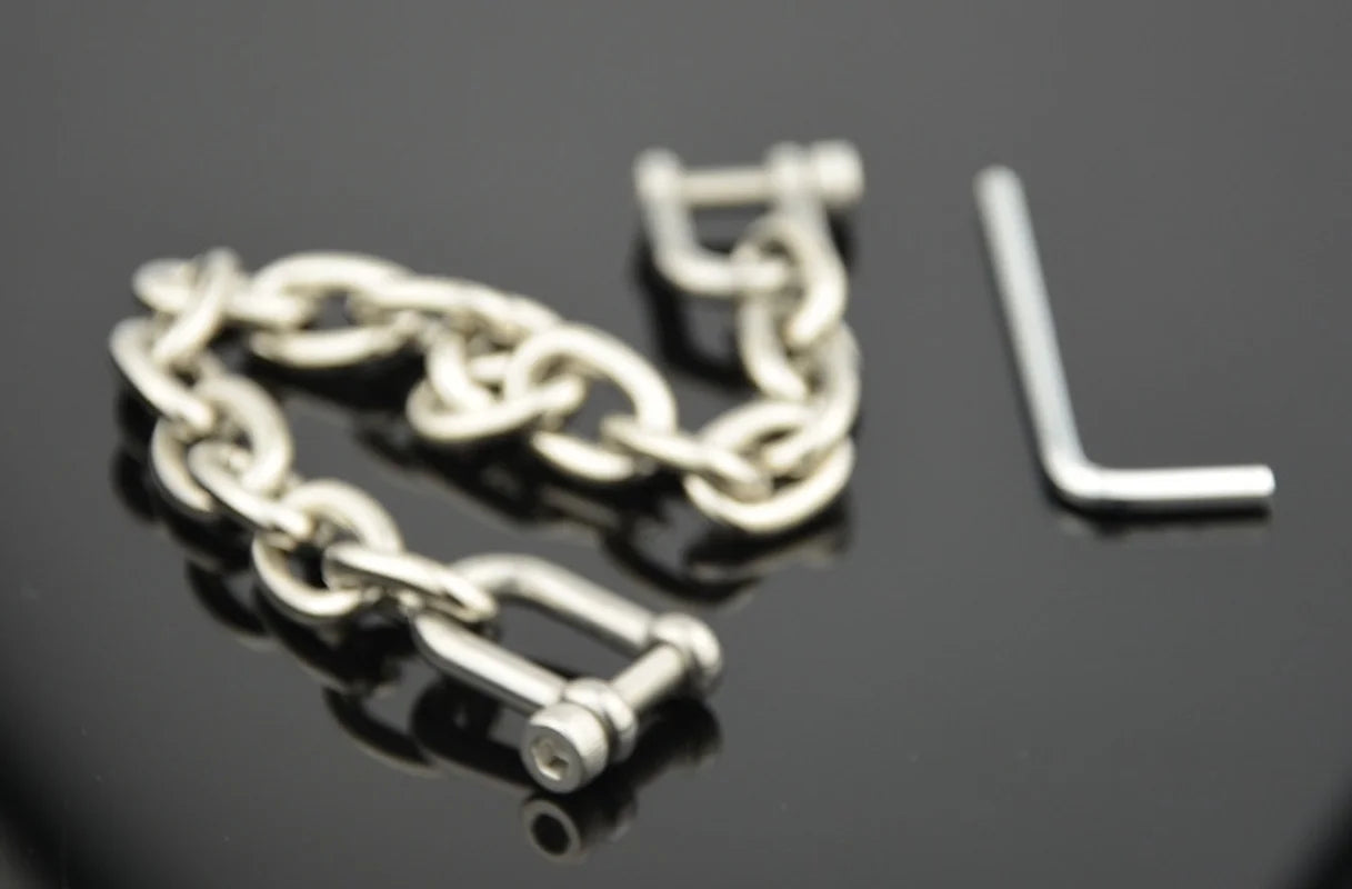 Handcuffs Ankle Cuff Oval Type Metal Bondage Lock BDSM  Wear With Chain Bondage Harness Sex Games Slave Toys For Woman Men